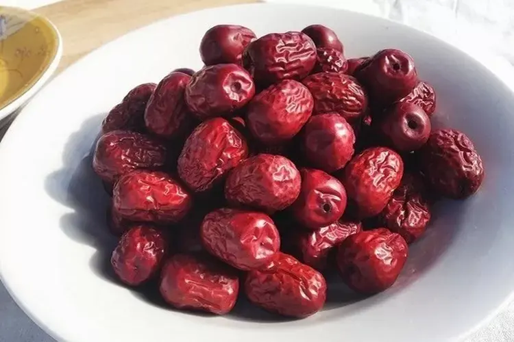 Kebaikan Kurma Merah: Kekuatan Semulajadi untuk Kesihatan dan Kesejahteraan 1 kurma merah