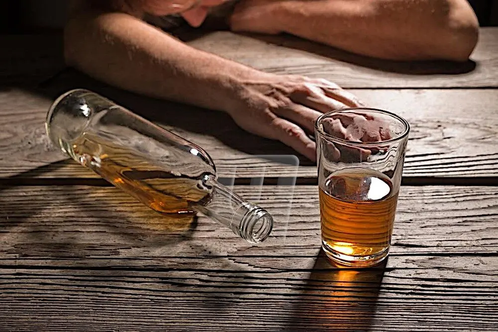 Ubat Gout: Panduan Lengkap untuk Menguruskan Kesakitan dan Mencegah Serangan 2 pengambilan alkohol